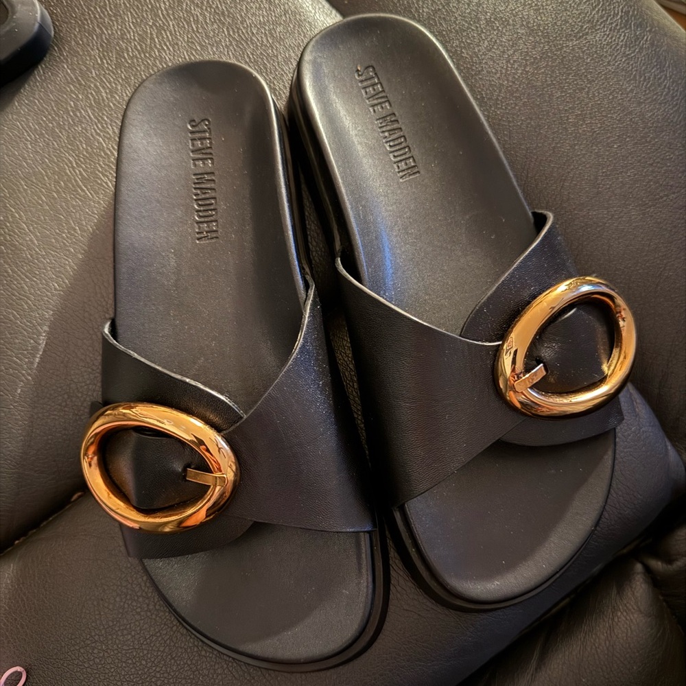 Steve Madden Women's Mandie Slide Sandal with Gold Buckle 7.5 Brand New
